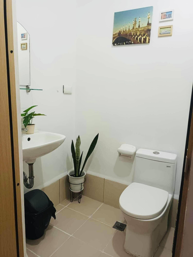 Bathroom 5, HEL CONDOTEL at SMDC GRACE RESIDENCES, Makati City