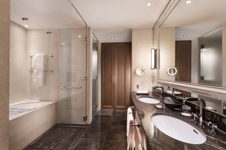 Bathroom 19