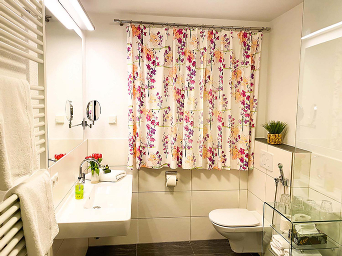 Bathroom 9