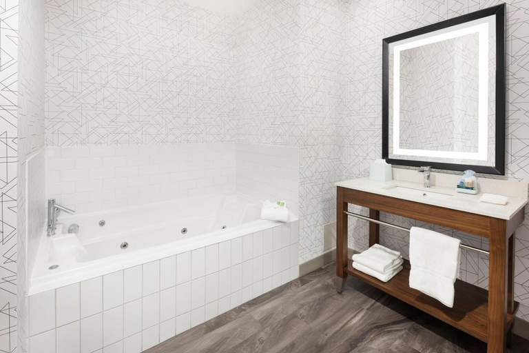 Bathroom 4, Four Points by Sheraton Calgary Airport, Division No. 6