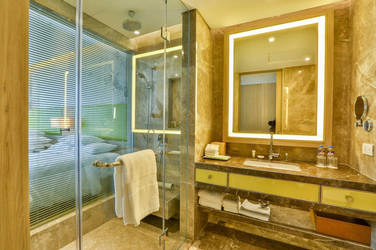Bathroom 13