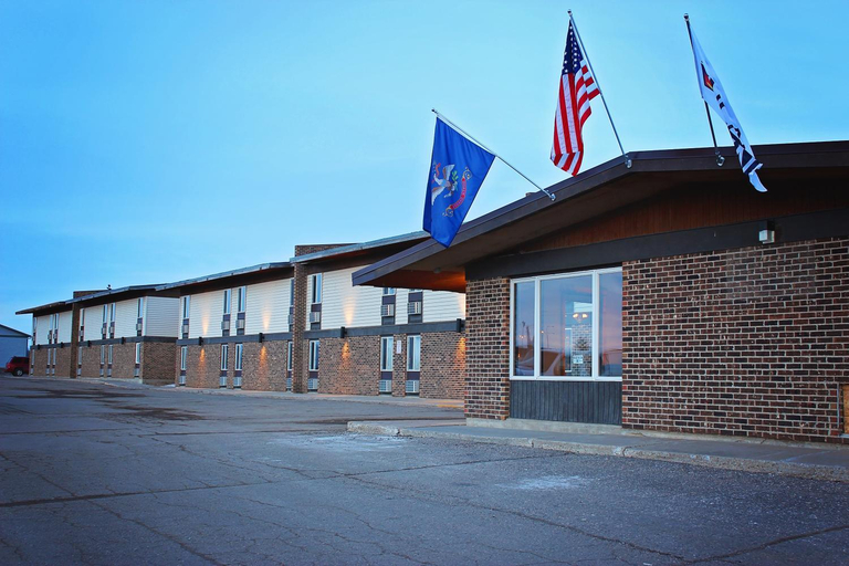 Exterior & Views 2, Sunlac Inn Devils Lake, Ramsey
