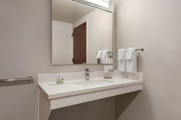 Bathroom 4, Courtyard Tupelo, Lee
