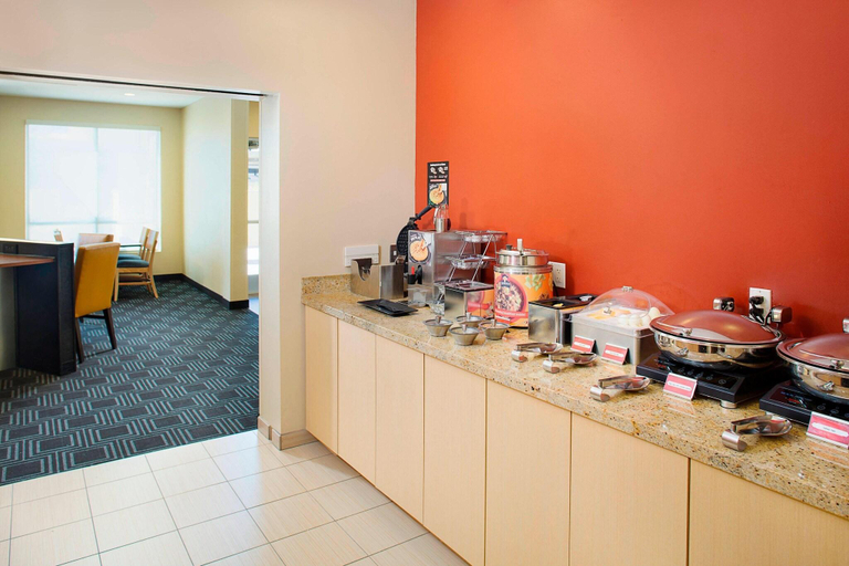 Food & Drinks 5, TownePlace Suites Phoenix Goodyear, Maricopa