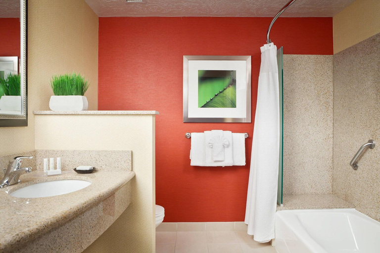 Bathroom 4, Courtyard Richland Columbia Point, Benton