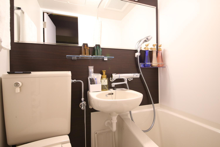 Bathroom 22