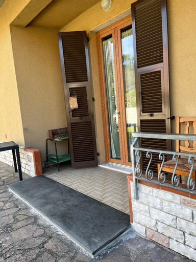 Exterior 8