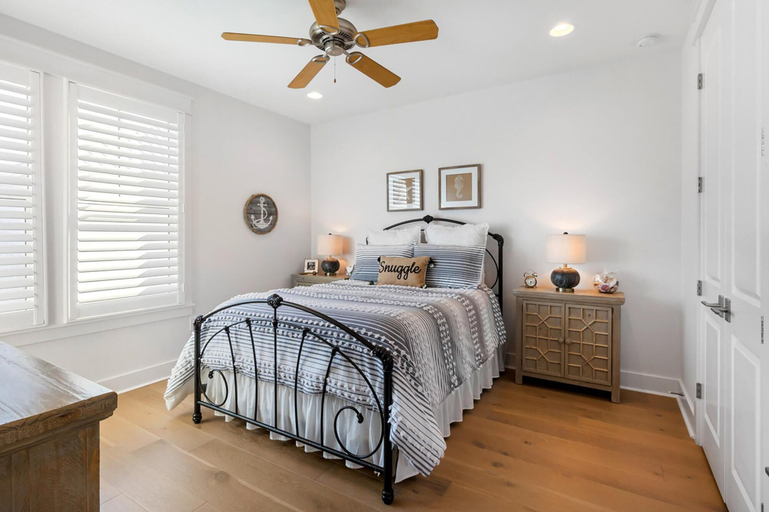 Bedroom 3, Once Upon a Tide, Walton