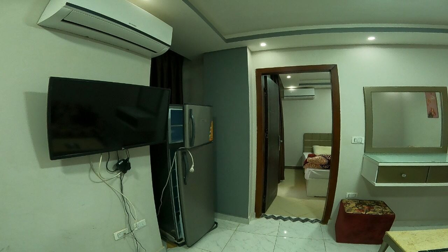 Bathroom 3, Porto Paolo Motel apartments, Al-Ghurdaqah