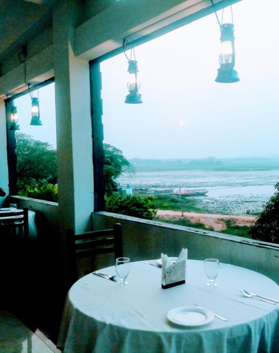 Food & Drinks 5, Lake Side Resort Neermahal, Sipahijala