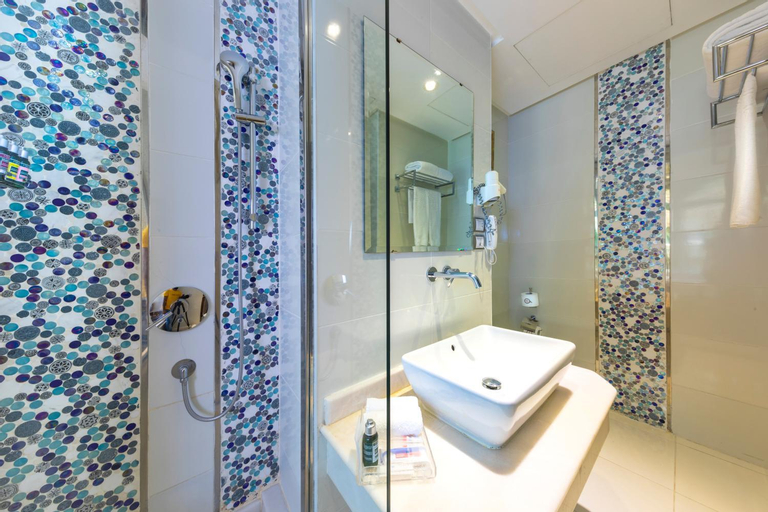 Bathroom 15