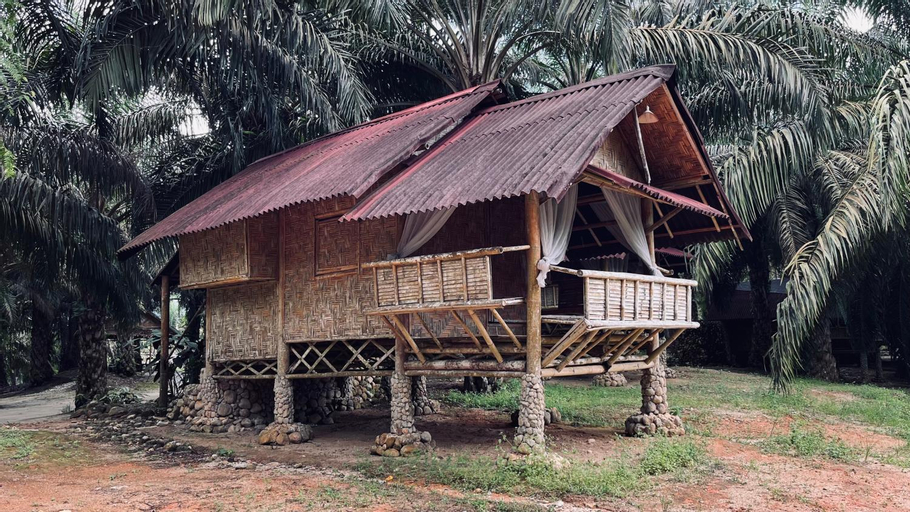 Exterior 2