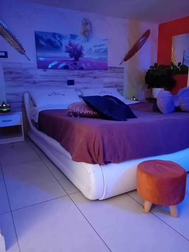 Room 2, mare fuori, Napoli