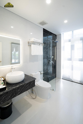 Bathroom 10