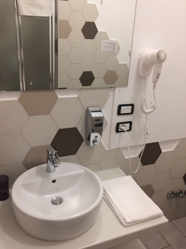Bathroom, Apeiron, Cosenza