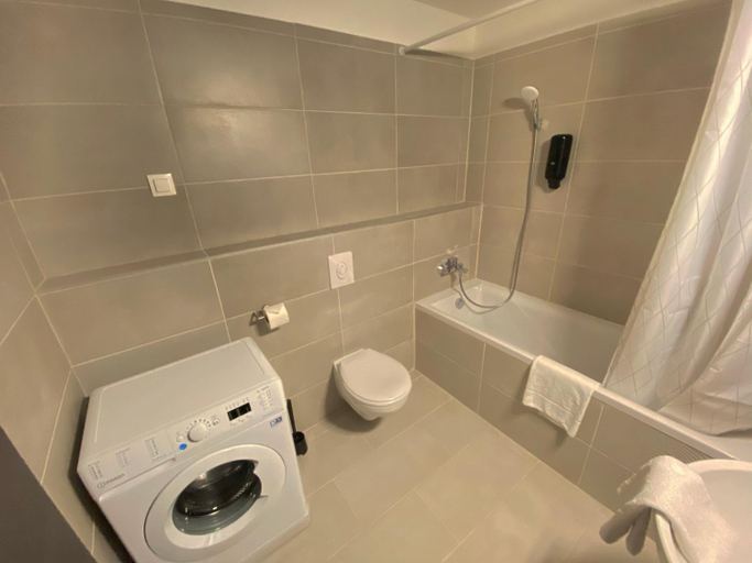 Bathroom 3, Atempo Residence, Budapesti