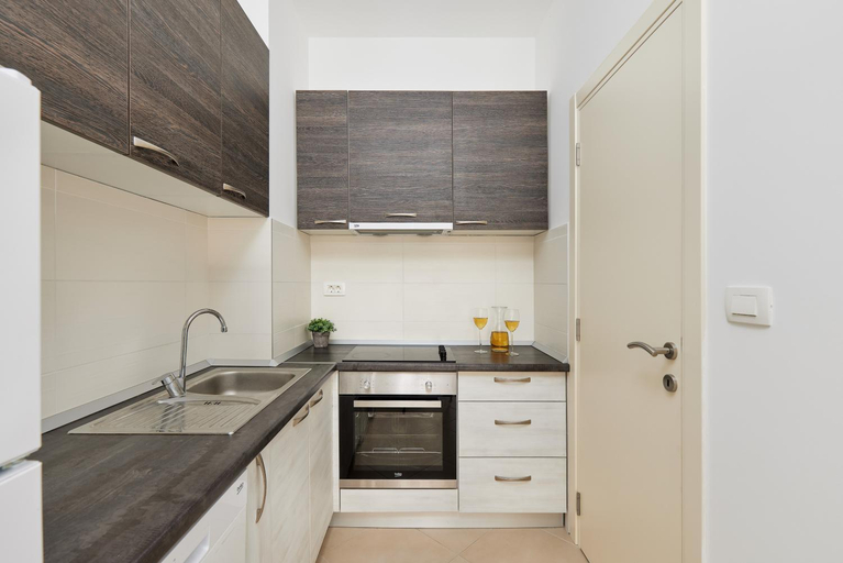Kitchen 2, M&M&M Apartments