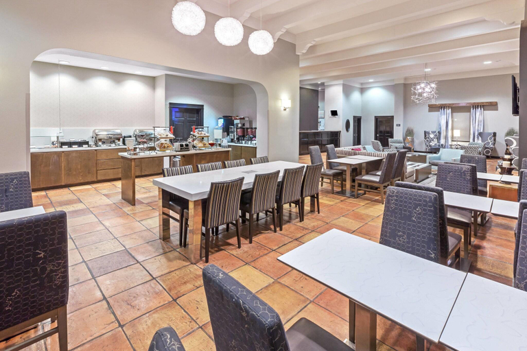 Food & Drinks 5, Residence Inn By Marriott Laredo Del Mar, Webb