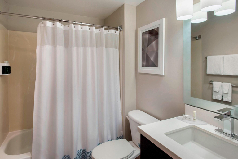 Bathroom 4, TownePlace Suites Chicago Lombard, Dupage