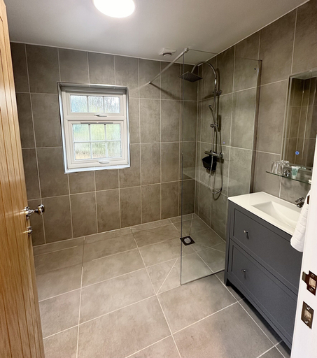 Bathroom 4, Pilgrim Hotel, Herefordshire