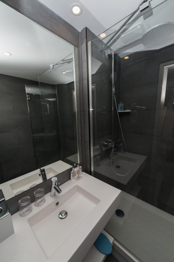 Bathroom 4, Hotel Le 209 Paris Bercy, Paris