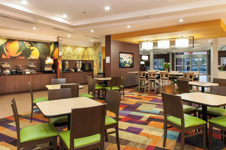 Food & Drinks 5, Fairfield Inn & Suites Vernon, North Okanagan
