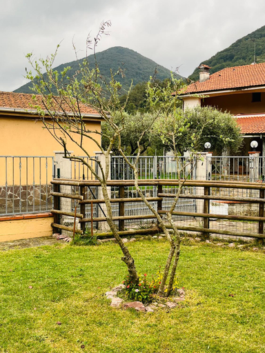 Exterior 2