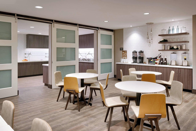 Food & Drinks 5, Residence Inn by Marriott Phoenix West/Avondale, Maricopa