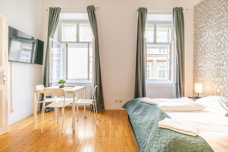 Bedroom 3, Friendly 2BR Apt- Near Rennweg, Wien