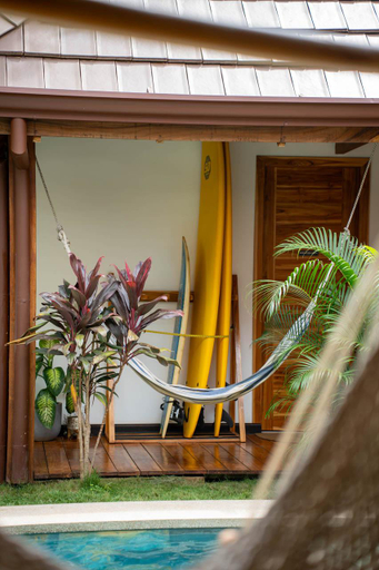 Others 3, Villa Ave del Paraíso, Santa Cruz