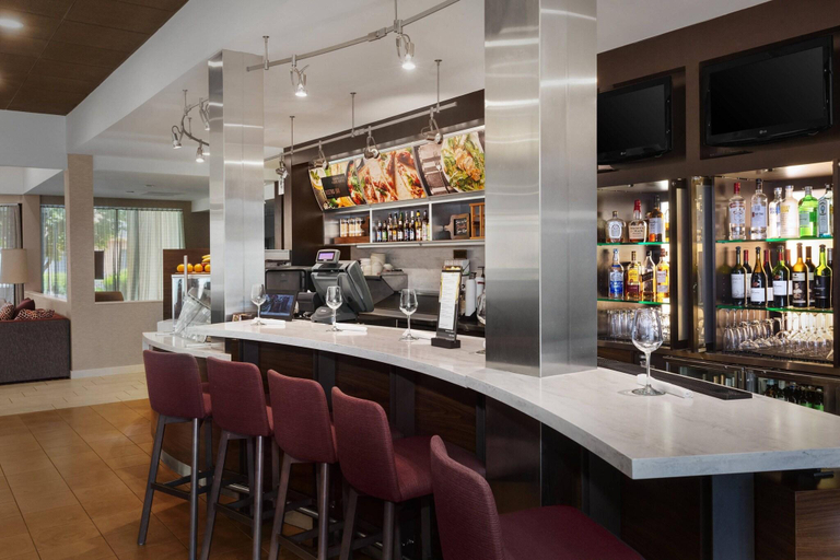 Food & Drinks 5, Courtyard Fishkill, Dutchess