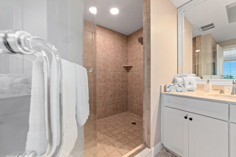 Bathroom 4, Lost Key B304, Escambia