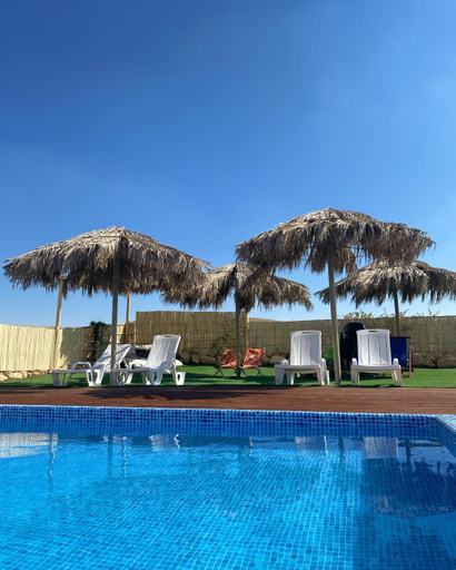 Sport & Beauty 2, Succah in the Desert
