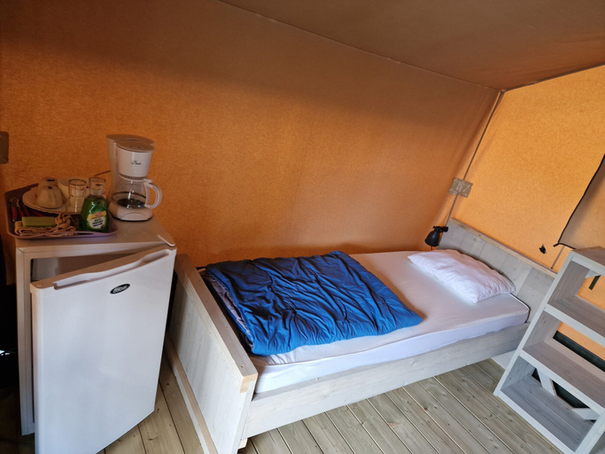 Bedroom 2, Camping les Lavandes, Alpes-de-Haute-Provence