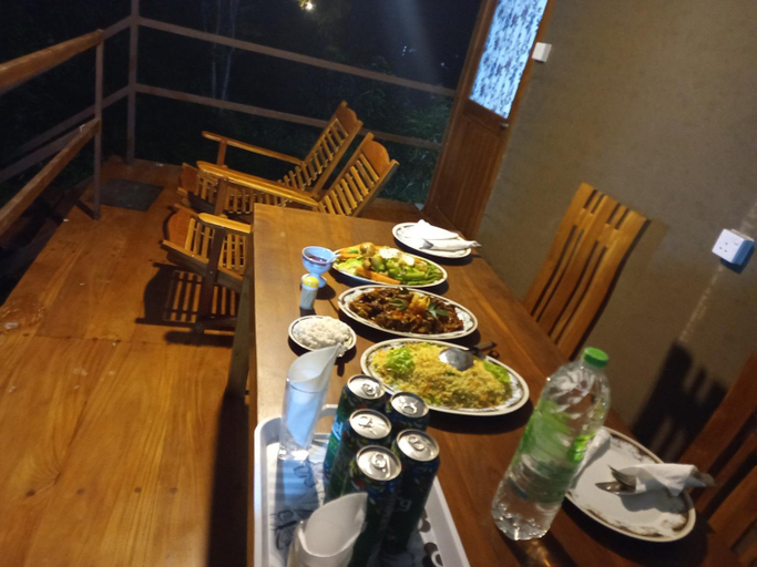 Food & Drinks 4, LLT budget room WILPATTU, Nochchiyagama
