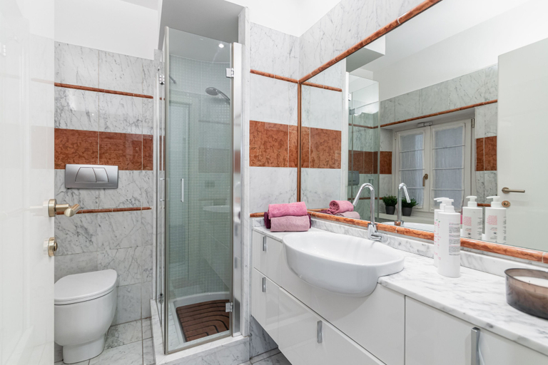Bathroom 3, Central Pop House by Wonderful Italy, Torino