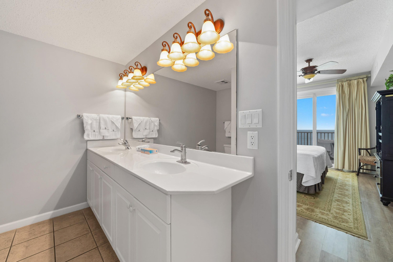 Bathroom 5, Windemere 807, Escambia