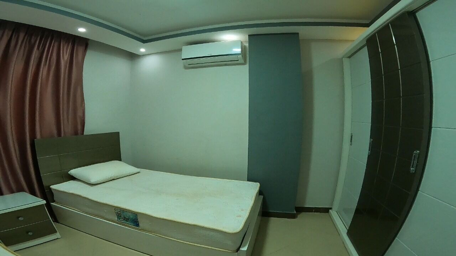 Bedroom 2, Porto Paolo Motel apartments, Al-Ghurdaqah