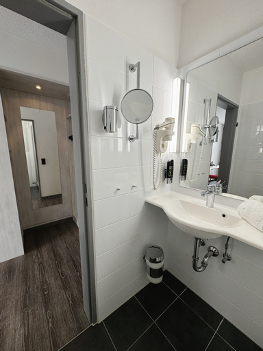 Bathroom 4