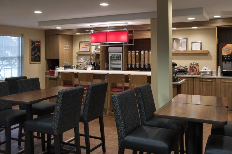 Food & Drinks 5, TownePlace Suites Chicago Lombard, Dupage