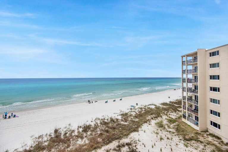 Exterior & Views 2, Pinnacle Port C1-502, Bay