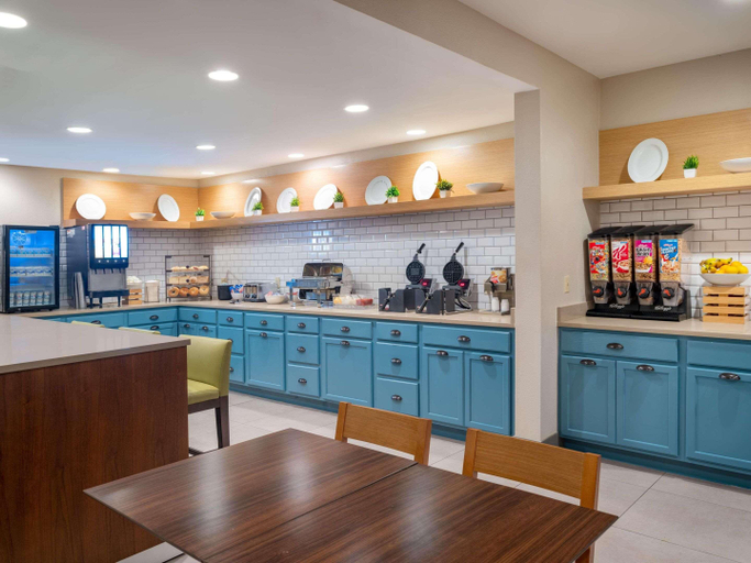 Food & Drinks 5, Country Inn & Suites by Radisson, Maumee - Toledo, Lucas
