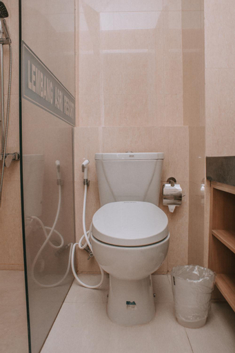 Bathroom 7