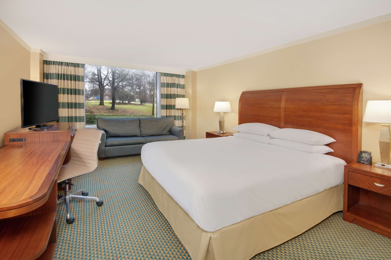 Bedroom 3, DoubleTree by Hilton Stamford, Fairfield