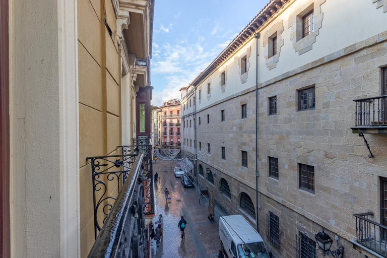 Others 5, Arenal Rooms Bilbao, Vizcaya