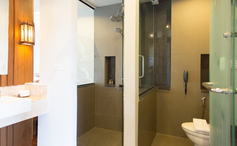 Bathroom 4
