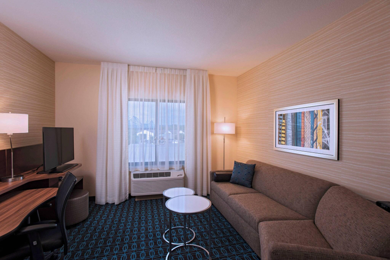 Bedroom 3, Fairfield Inn & Suites La Crosse Downtown, La Crosse