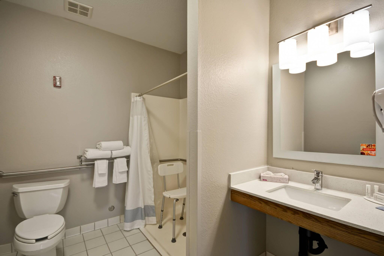 Bathroom 5, Towneplace Suites Sioux Falls, Minnehaha