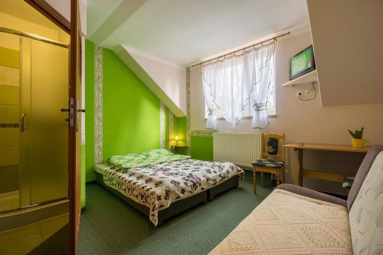 Bedroom 2, Harmont Montis (dawna Zającówka) leśna enklawa w centrum miasta, Jelenia Góra