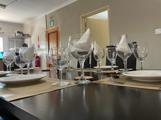 Food & Drinks 5, Beulah Court Vineyard Guest House, Chobe